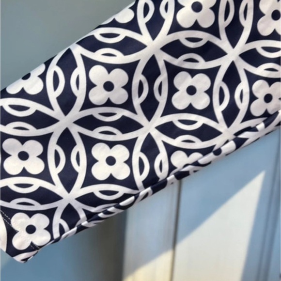 Slinky Brand Black and White Floral Tunic - Picture 4 of 6